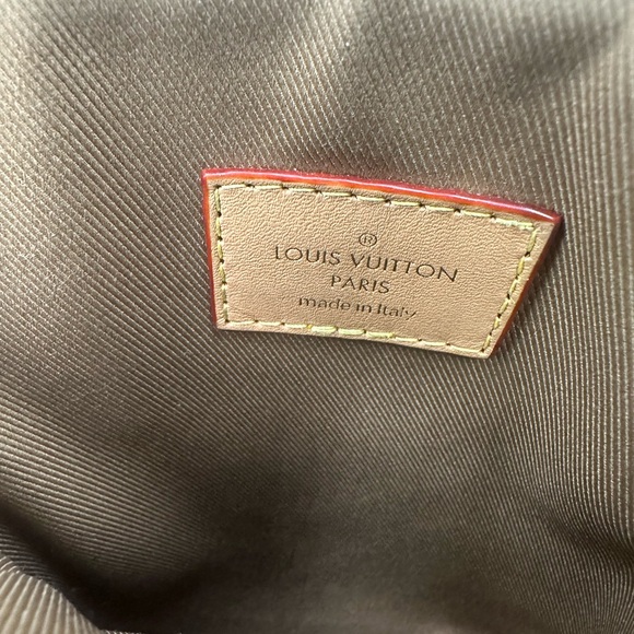 Louis Vuitton utility phone sleeve monogram canvas - Picture 6 of 9